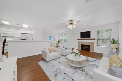 130 S Walden Elms Circle, The Woodlands, TX 77382 - Photo 17