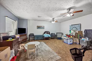 9222 Arledge St, Houston, TX 77075 - Photo 17