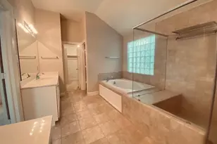 3729 Main Poplar Dr, Houston, TX 77025 - Photo 17