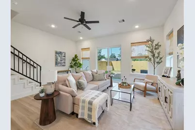 1913 Dewalt St, Houston, TX 77088 - Photo 9