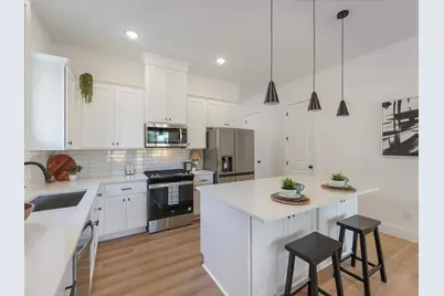 1913 Dewalt St, Houston, TX 77088 - Photo 3