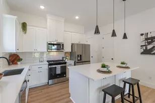 1913 Dewalt St, Houston, TX 77088 - Photo 3