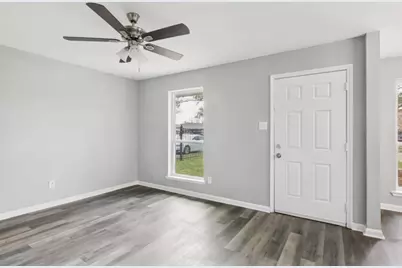 8646 Whitecastle Lane, Houston, TX 77088 - Photo 3