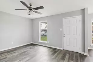 8646 Whitecastle Ln, Houston, TX 77088 - Photo 3