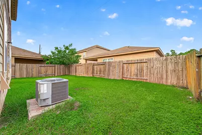 10538 Pine Landing Drive, Houston, TX 77088 - Photo 3