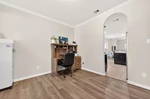 8 Landscape Ct, Conroe, TX 77301 - Photo 5