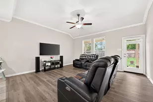 8 Landscape Ct, Conroe, TX 77301 - Photo 7