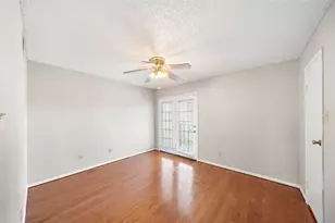 7402 Alabonson Rd, Houston, TX 77088 - Photo 9