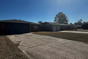 8710 Valley Flag, Houston, TX 77078 - Photo 3