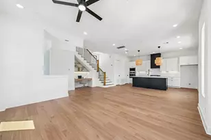 1329 W 22nd St, Houston, TX 77008 - Photo 5