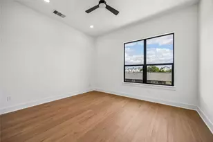 1329 W 22nd St, Houston, TX 77008 - Photo 17