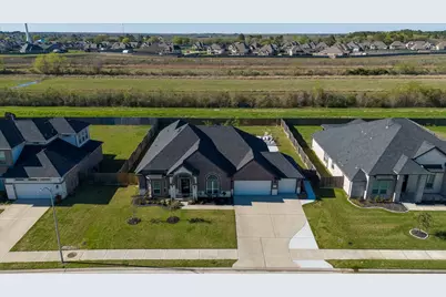 11903 Champions Forest Drive, Mont Belvieu, TX 77535 - Photo 1