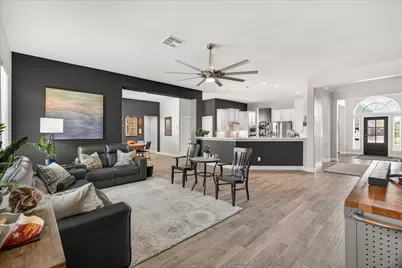 11903 Champions Forest Drive, Mont Belvieu, TX 77535 - Photo 15