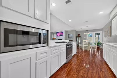13819 Ivymount Drive, Sugar Land, TX 77498 - Photo 11