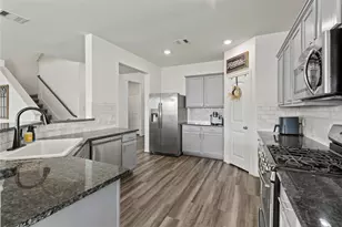 615 Laurel Trail Ln, La Marque, TX 77568 - Photo 9