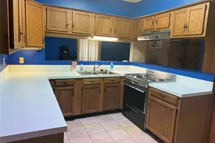 18303 Anne Dr, Webster, TX 77058 - Photo 5