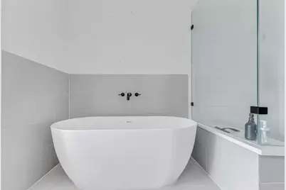 334 Eastwood Street, Houston, TX 77011 - Photo 29