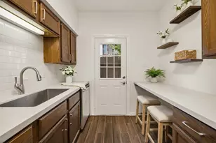 1201 Bering Dr, Houston, TX 77057 - Photo 9