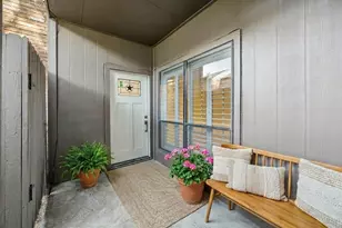 1201 Bering Dr, Houston, TX 77057 - Photo 3