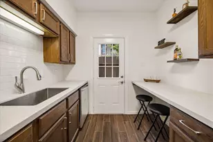 1201 Bering Dr, Houston, TX 77057 - Photo 11