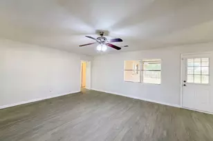 9418 Beverly Hill St, Houston, TX 77063 - Photo 9