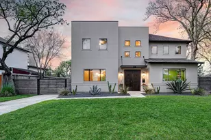 224 W 30th St, Houston, TX 77018 - Photo 1