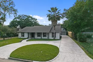 2402 Chimney Rock Rd, Houston, TX 77056 - Photo 3