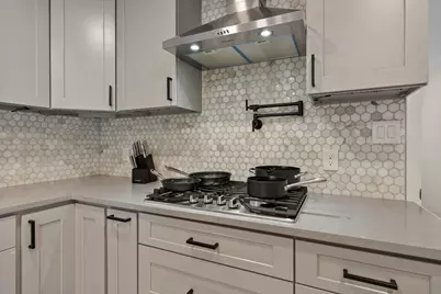 2402 Chimney Rock Road, Houston, TX 77056 - Photo 7