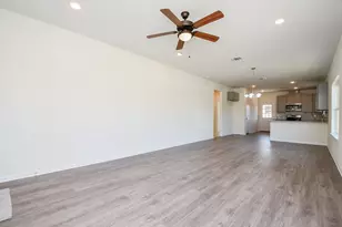 2827 Pne Est Ln, Houston, TX 77014 - Photo 5