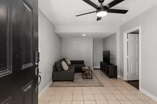 215 Caplin St, Houston, TX 77022 - Photo 3