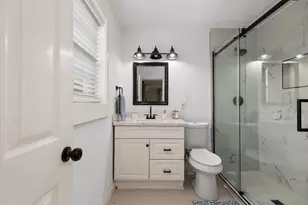 215 Caplin St, Houston, TX 77022 - Photo 17