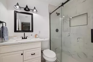 215 Caplin St, Houston, TX 77022 - Photo 17
