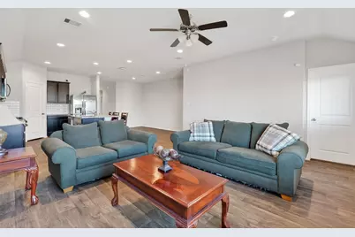 831 Petunia Falls Lane, Rosharon, TX 77583 - Photo 5