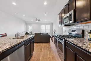 831 Petunia Falls Ln, Rosharon, TX 77583 - Photo 9