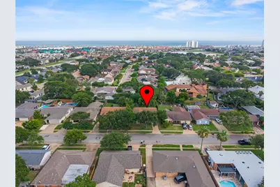 7009 Youpon Drive, Galveston, TX 77551 - Photo 3