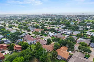 7009 Youpon Dr, Galveston, TX 77551 - Photo 47