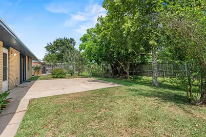 7009 Youpon Drive, Galveston, TX 77551 - Photo 37
