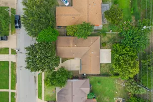 7009 Youpon Dr, Galveston, TX 77551 - Photo 5