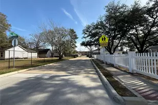 412 Waco St, Conroe, TX 77301 - Photo 43