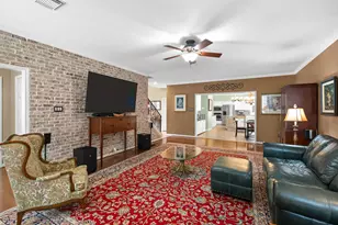 14 Wickham Ct, Sugar Land, TX 77479 - Photo 9