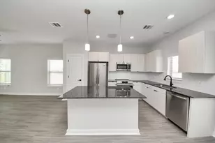 7711 Longmire Rd, Conroe, TX 77304 - Photo 9