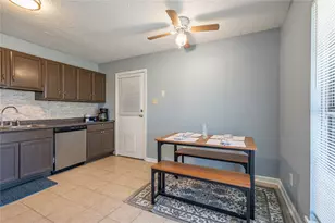 622 N 13th St, La Porte, TX 77571 - Photo 9