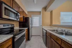 11201 Lynbrook Dr, Houston, TX 77042 - Photo 9