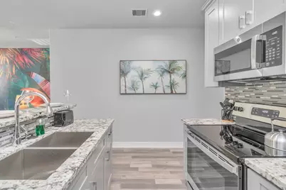 7823 Gladstone Street #B3, Houston, TX 77051 - Photo 9