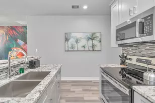 7823 Gladstone St, Houston, TX 77051 - Photo 9