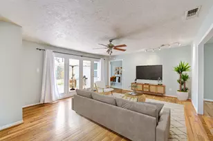 5025 Hazelton St, Houston, TX 77035 - Photo 11