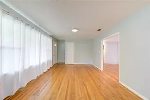 5025 Hazelton St, Houston, TX 77035 - Photo 7