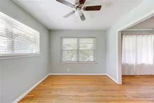 5025 Hazelton St, Houston, TX 77035 - Photo 9
