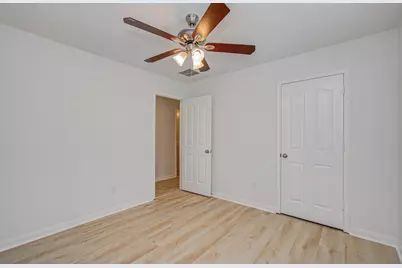 11218 Royal Sands Court, Houston, TX 77088 - Photo 29