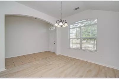 11218 Royal Sands Court, Houston, TX 77088 - Photo 15